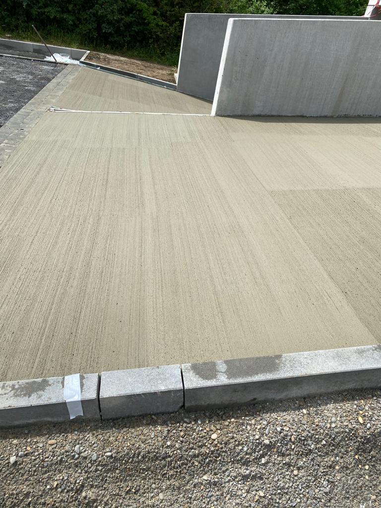 Besenstrich – rutschhemmende Struktur